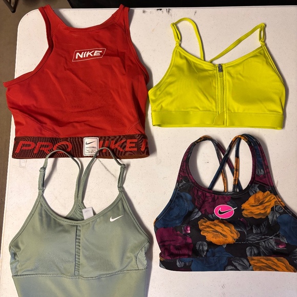 4 new womens small Nike sports bras - Picture 1 of 5